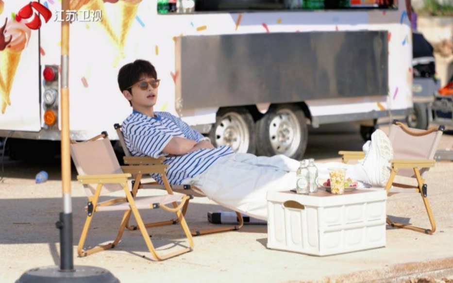 《年少有为》今日欢乐开播，彭昱畅林允“反套路”创业正式启动！